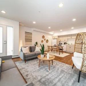 Bali Vibes Suite, Secure Ug Parking, 5 Min To Dt & Rogers Place, Long Stays, Fast Wifi Edmonton