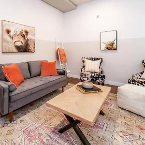 Modern Country Retreat, 5 Min To Dt & Rogers Place, Secure Ug Parking, Long Stays, Fast Wifi Edmonton